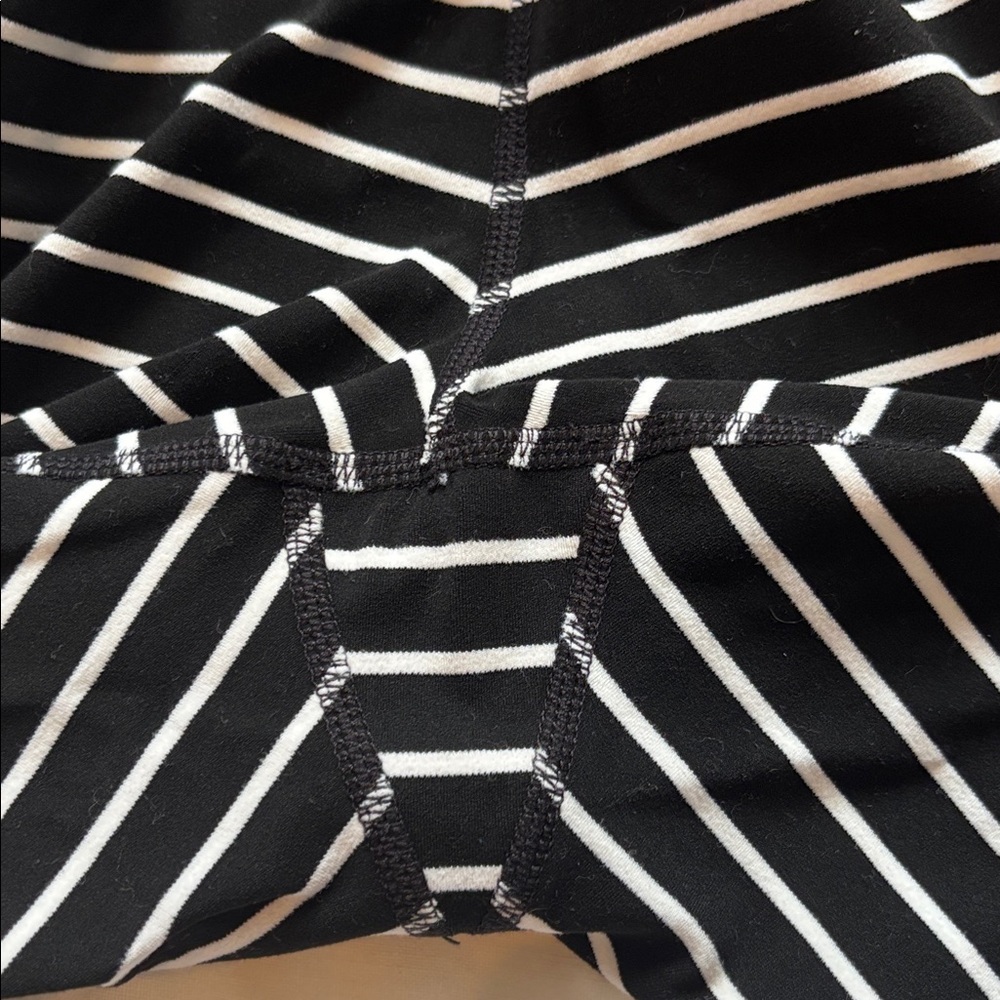 Athleta Elation Virasana Stripe 7/8 Tight - Picture 9 of 11
